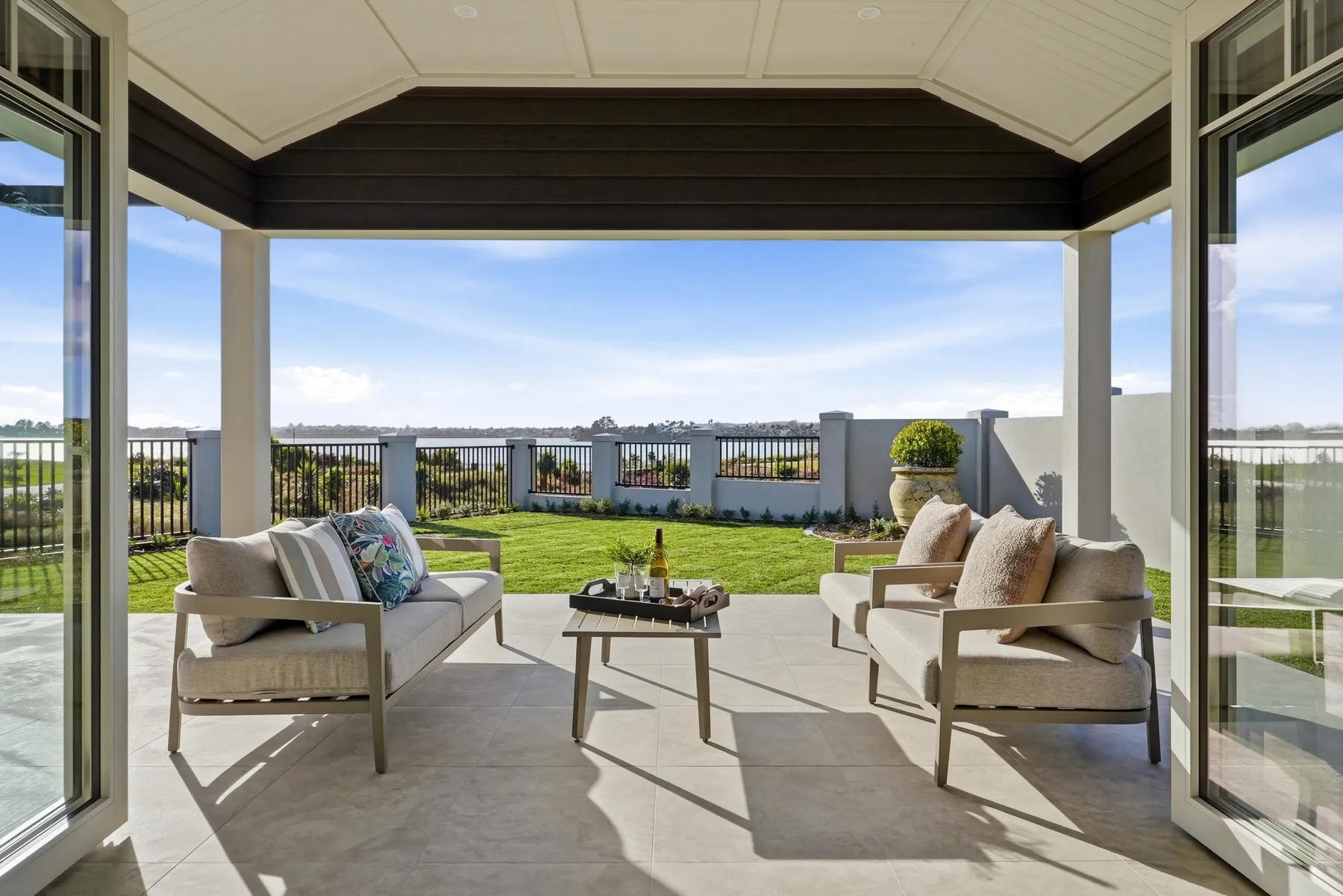 Covered outdoor room, Severina 1